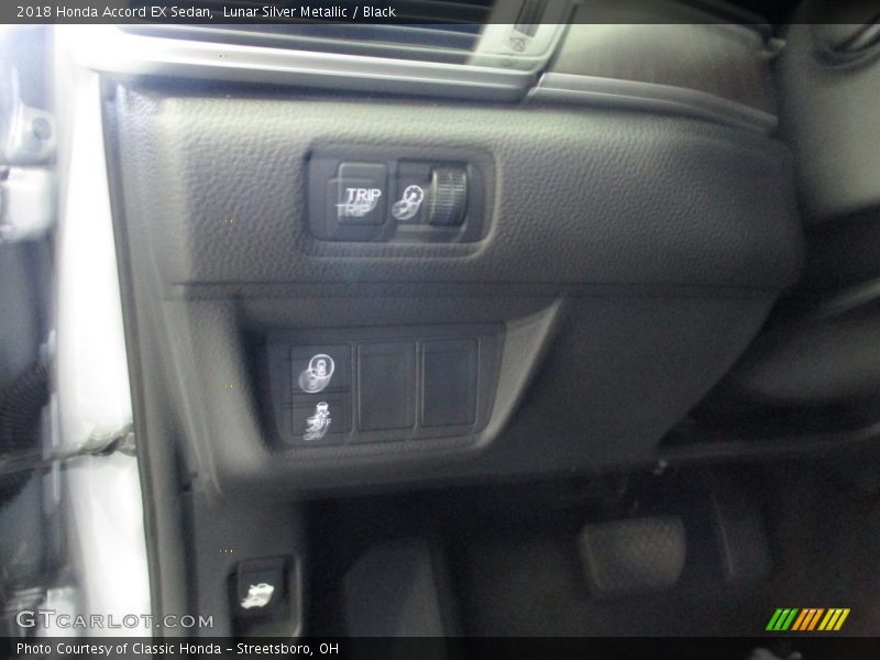 Lunar Silver Metallic / Black 2018 Honda Accord EX Sedan