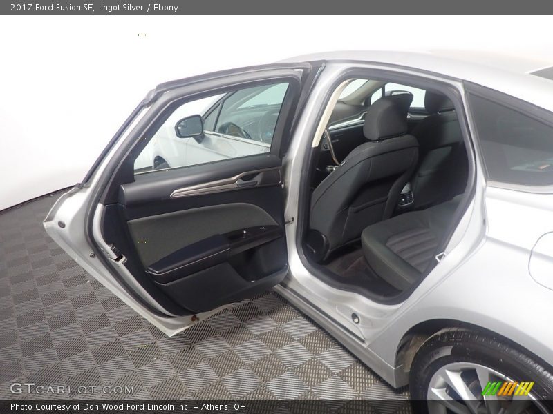 Ingot Silver / Ebony 2017 Ford Fusion SE