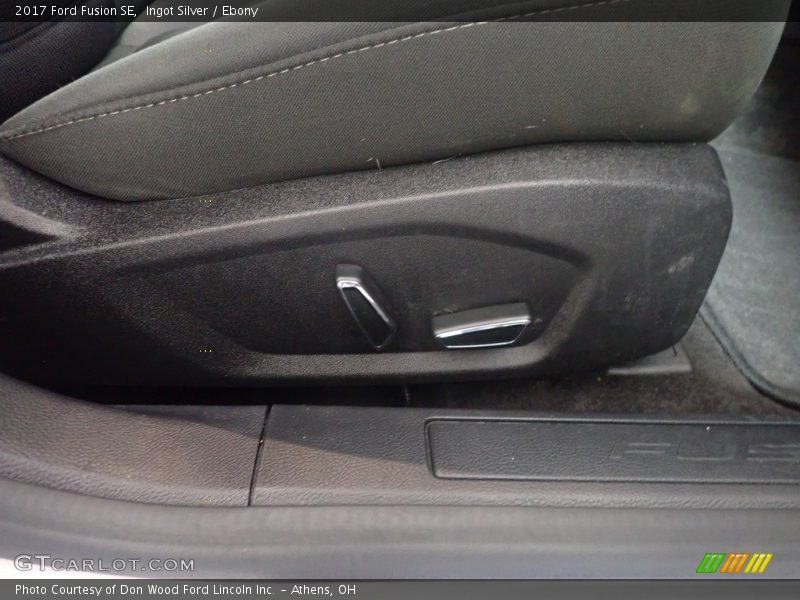 Ingot Silver / Ebony 2017 Ford Fusion SE