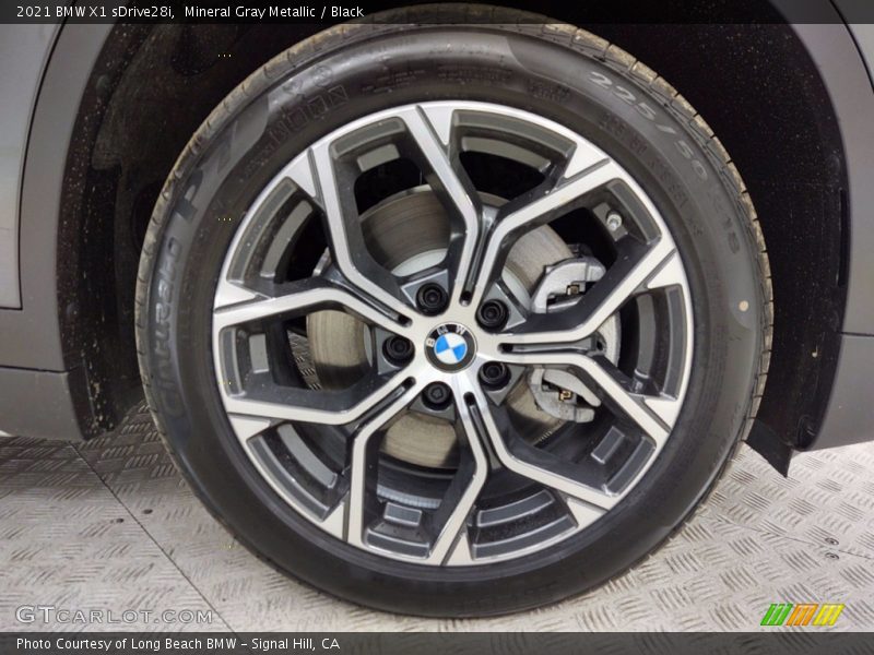 Mineral Gray Metallic / Black 2021 BMW X1 sDrive28i