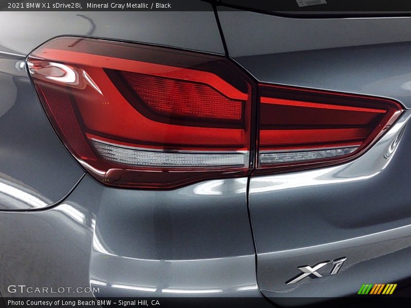 Mineral Gray Metallic / Black 2021 BMW X1 sDrive28i