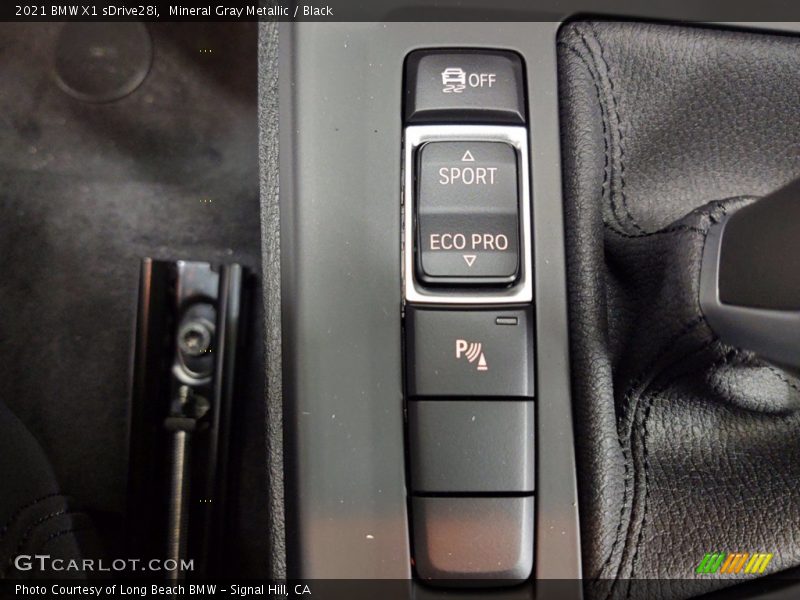 Mineral Gray Metallic / Black 2021 BMW X1 sDrive28i