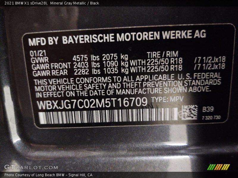 Mineral Gray Metallic / Black 2021 BMW X1 sDrive28i