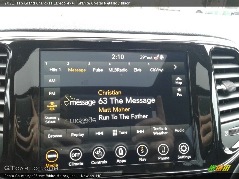Granite Crystal Metallic / Black 2021 Jeep Grand Cherokee Laredo 4x4