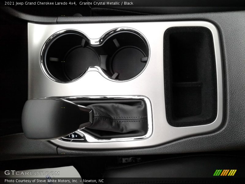 Granite Crystal Metallic / Black 2021 Jeep Grand Cherokee Laredo 4x4