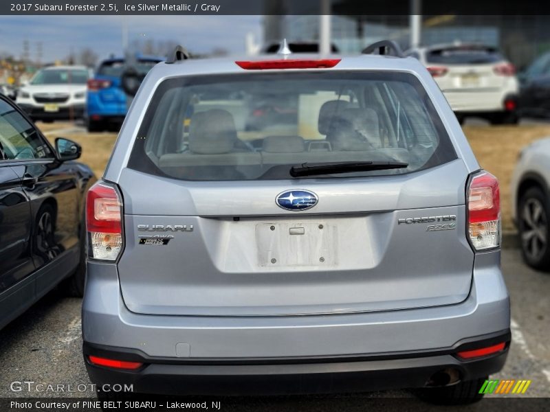 Ice Silver Metallic / Gray 2017 Subaru Forester 2.5i