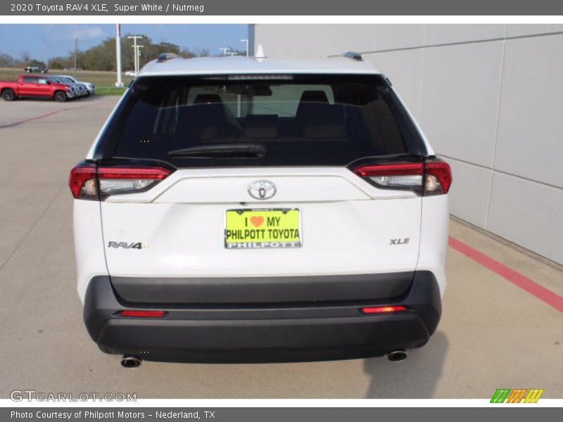 Super White / Nutmeg 2020 Toyota RAV4 XLE