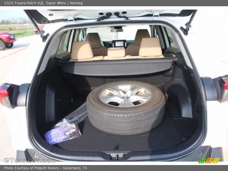 Super White / Nutmeg 2020 Toyota RAV4 XLE