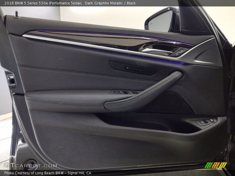 Dark Graphite Metallic / Black 2018 BMW 5 Series 530e iPerfomance Sedan
