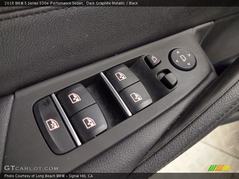 Dark Graphite Metallic / Black 2018 BMW 5 Series 530e iPerfomance Sedan
