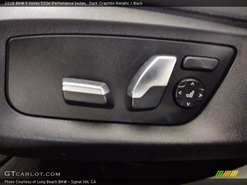 Dark Graphite Metallic / Black 2018 BMW 5 Series 530e iPerfomance Sedan