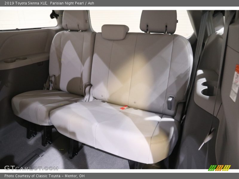 Parisian Night Pearl / Ash 2019 Toyota Sienna XLE
