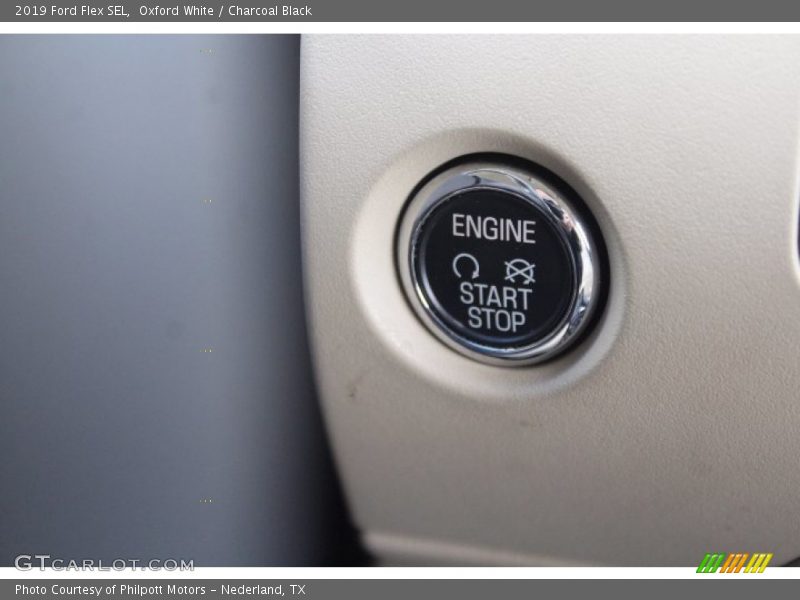 Oxford White / Charcoal Black 2019 Ford Flex SEL