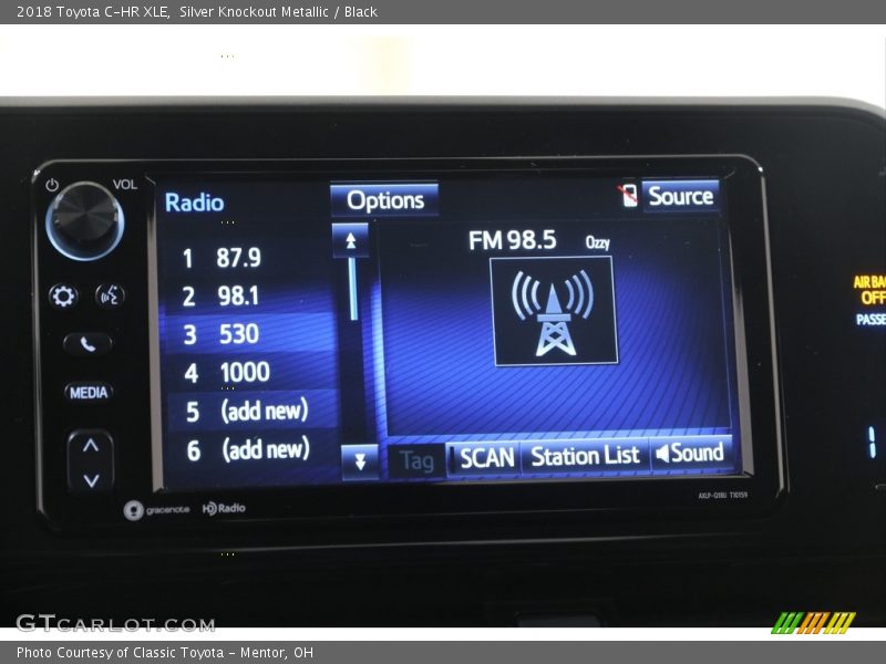 Silver Knockout Metallic / Black 2018 Toyota C-HR XLE