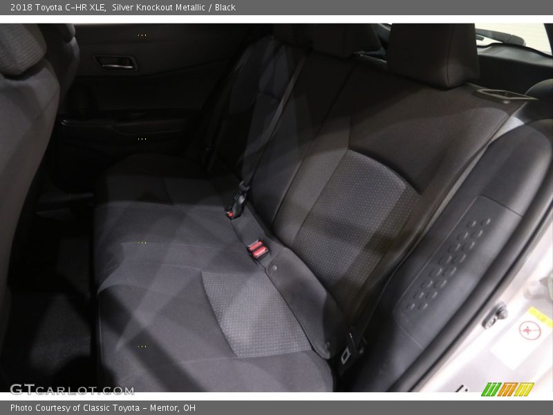 Silver Knockout Metallic / Black 2018 Toyota C-HR XLE