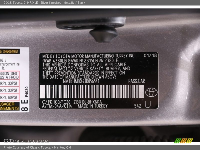 Silver Knockout Metallic / Black 2018 Toyota C-HR XLE