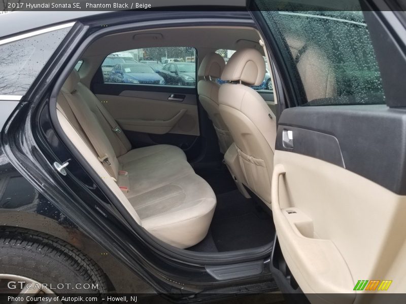 Phantom Black / Beige 2017 Hyundai Sonata SE