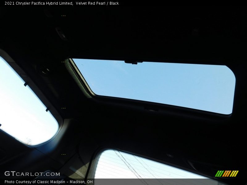 Velvet Red Pearl / Black 2021 Chrysler Pacifica Hybrid Limited