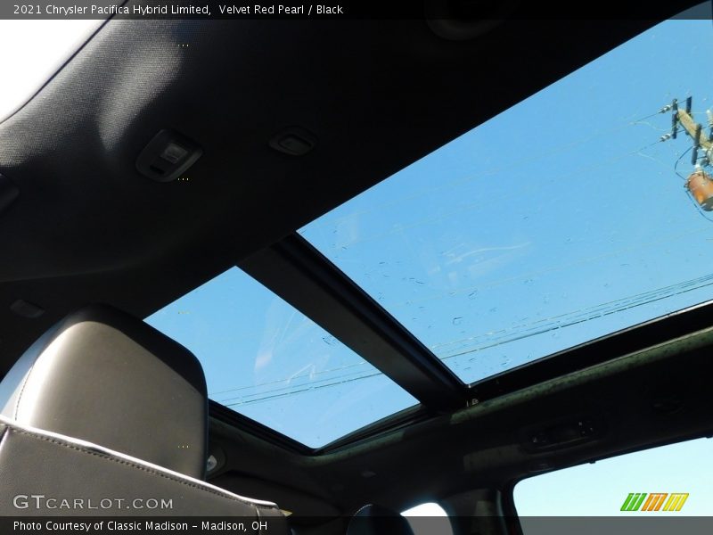 Velvet Red Pearl / Black 2021 Chrysler Pacifica Hybrid Limited