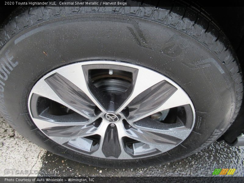 Celestial Silver Metallic / Harvest Beige 2020 Toyota Highlander XLE