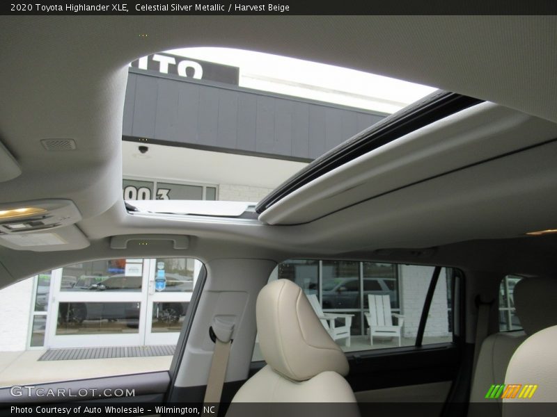 Celestial Silver Metallic / Harvest Beige 2020 Toyota Highlander XLE