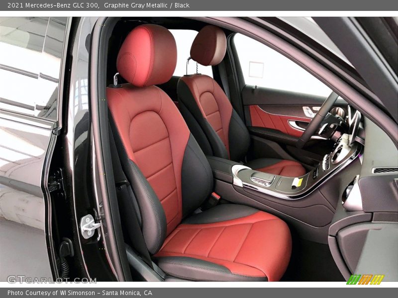 Graphite Gray Metallic / Black 2021 Mercedes-Benz GLC 300