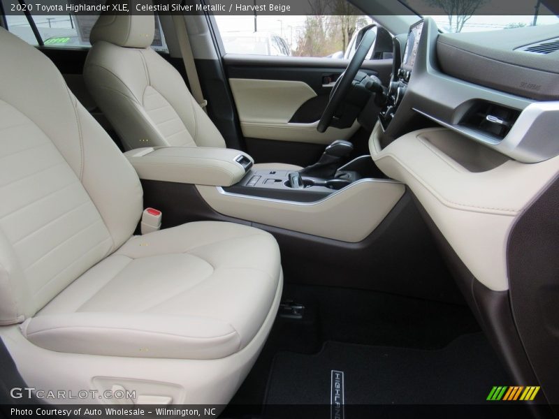 Celestial Silver Metallic / Harvest Beige 2020 Toyota Highlander XLE