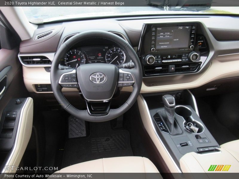 Celestial Silver Metallic / Harvest Beige 2020 Toyota Highlander XLE