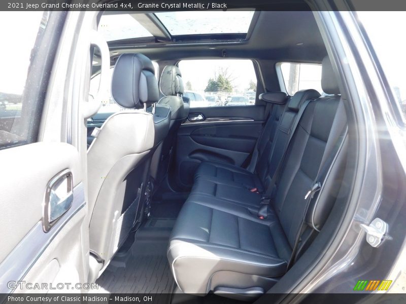 Granite Crystal Metallic / Black 2021 Jeep Grand Cherokee Overland 4x4