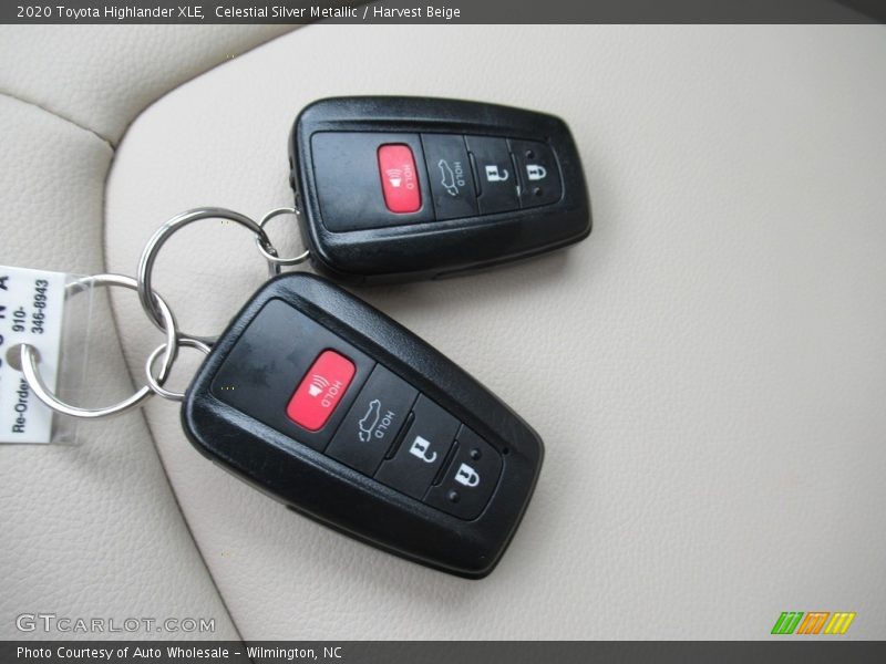Celestial Silver Metallic / Harvest Beige 2020 Toyota Highlander XLE