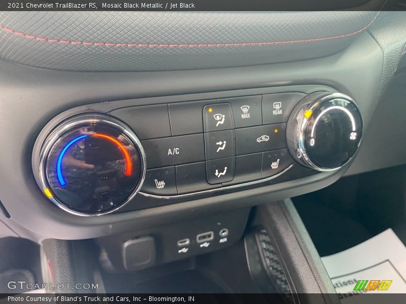 Mosaic Black Metallic / Jet Black 2021 Chevrolet TrailBlazer RS