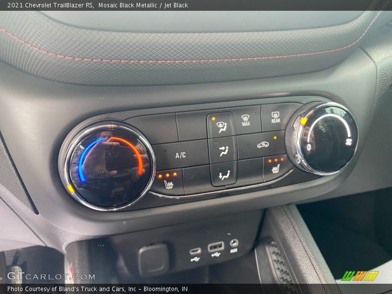 Mosaic Black Metallic / Jet Black 2021 Chevrolet TrailBlazer RS