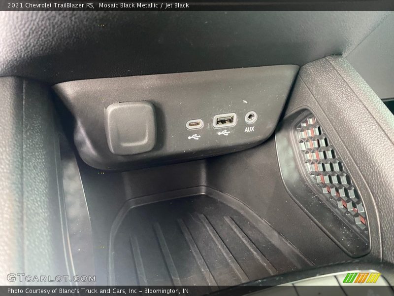 Mosaic Black Metallic / Jet Black 2021 Chevrolet TrailBlazer RS
