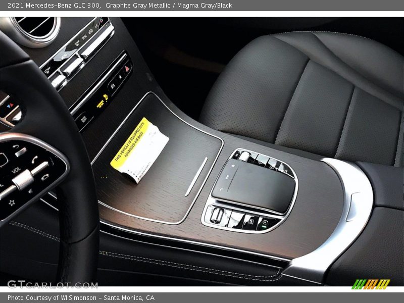 Graphite Gray Metallic / Magma Gray/Black 2021 Mercedes-Benz GLC 300