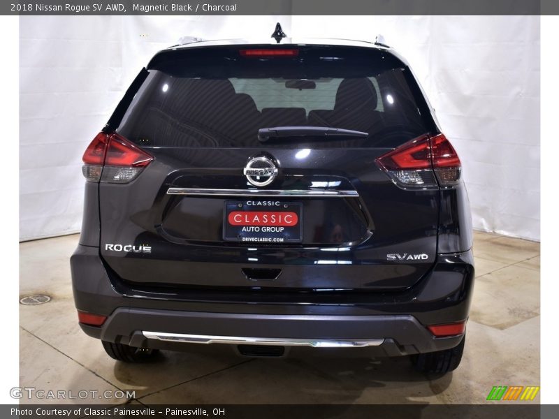 Magnetic Black / Charcoal 2018 Nissan Rogue SV AWD