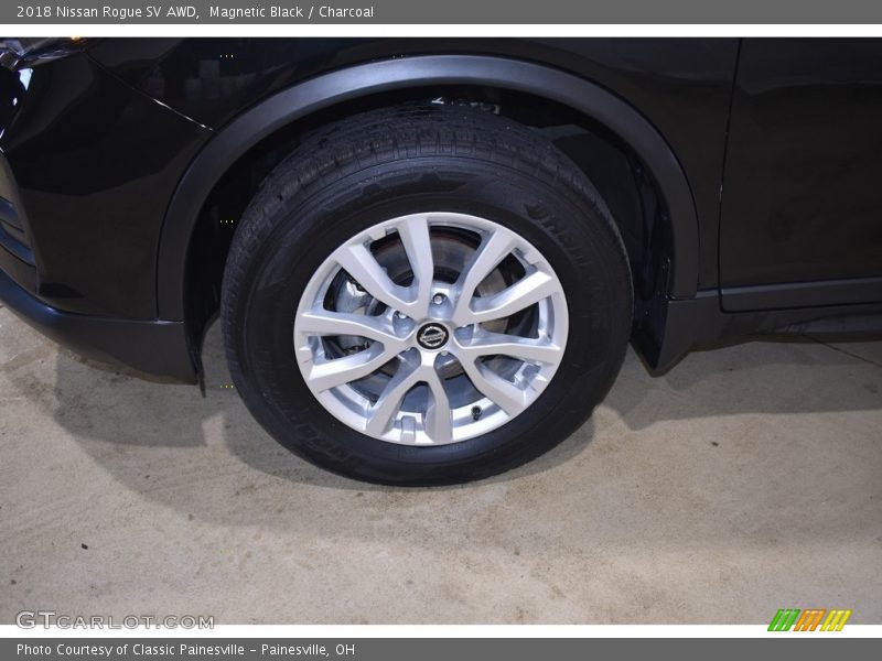 Magnetic Black / Charcoal 2018 Nissan Rogue SV AWD