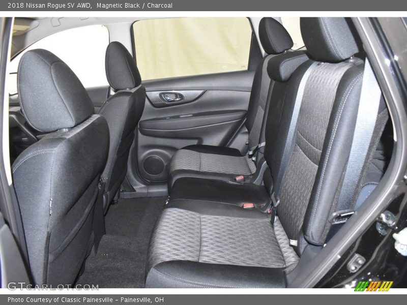 Magnetic Black / Charcoal 2018 Nissan Rogue SV AWD