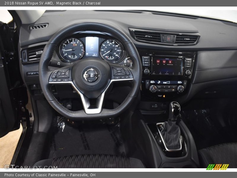 Magnetic Black / Charcoal 2018 Nissan Rogue SV AWD
