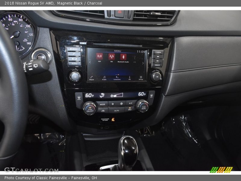 Magnetic Black / Charcoal 2018 Nissan Rogue SV AWD