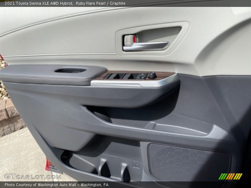 Ruby Flare Pearl / Graphite 2021 Toyota Sienna XLE AWD Hybrid