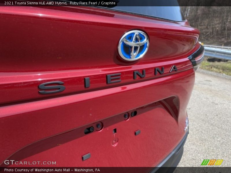 Ruby Flare Pearl / Graphite 2021 Toyota Sienna XLE AWD Hybrid