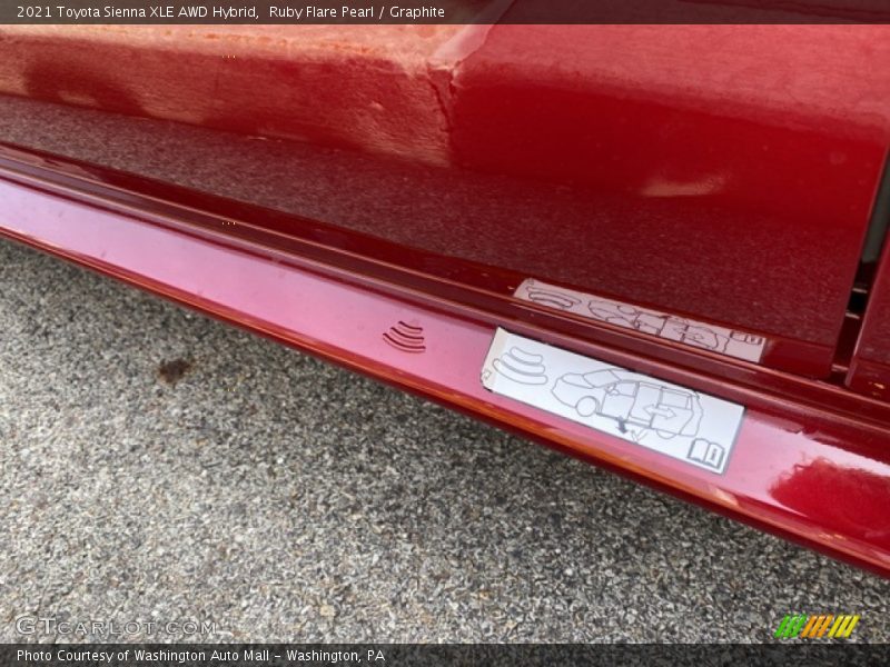Ruby Flare Pearl / Graphite 2021 Toyota Sienna XLE AWD Hybrid