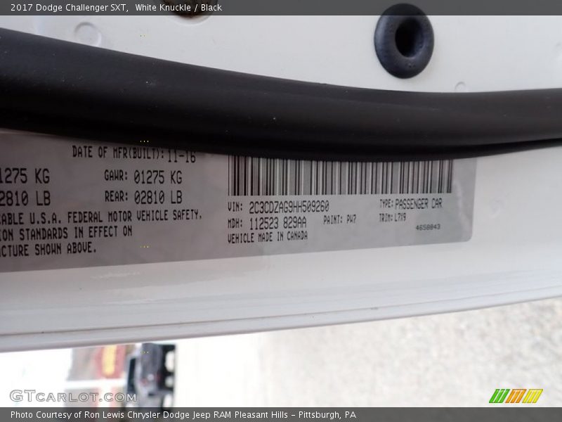 White Knuckle / Black 2017 Dodge Challenger SXT