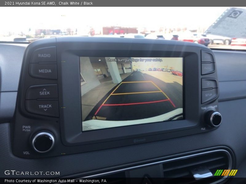 Chalk White / Black 2021 Hyundai Kona SE AWD