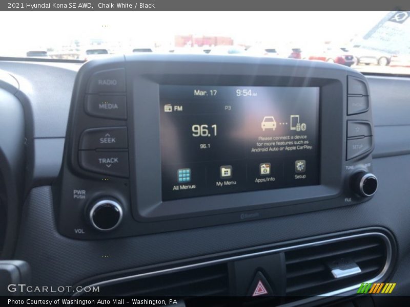Chalk White / Black 2021 Hyundai Kona SE AWD