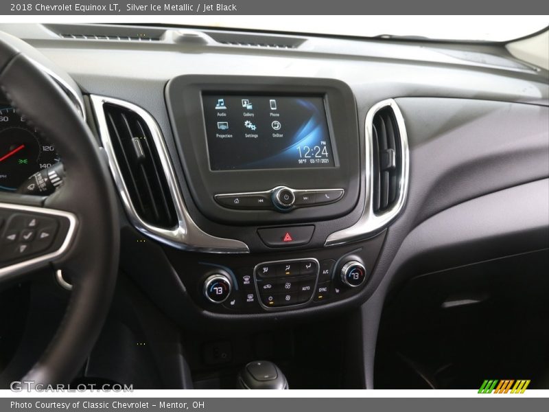 Silver Ice Metallic / Jet Black 2018 Chevrolet Equinox LT