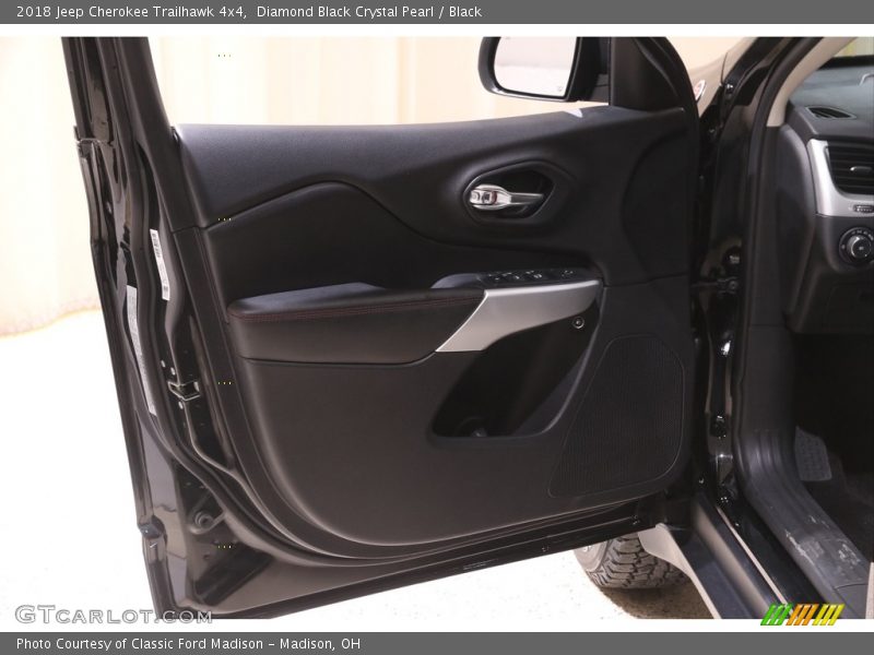 Diamond Black Crystal Pearl / Black 2018 Jeep Cherokee Trailhawk 4x4