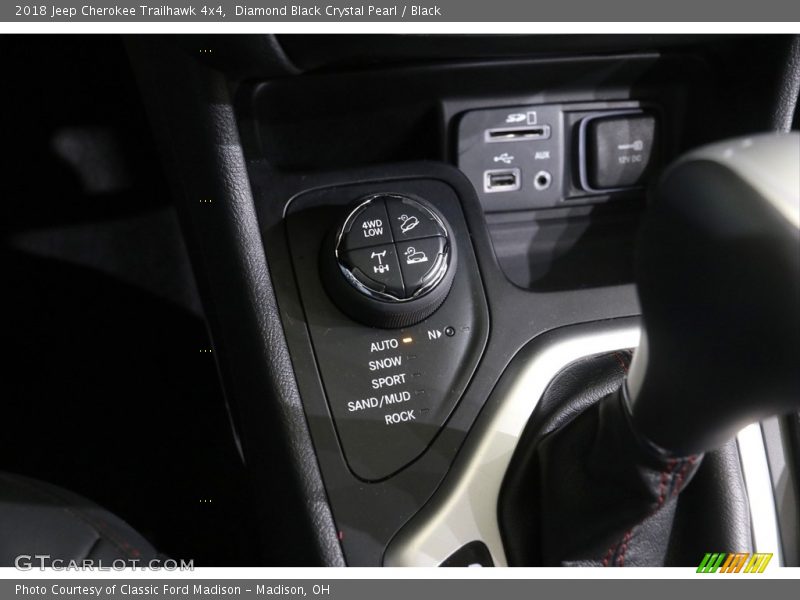 Diamond Black Crystal Pearl / Black 2018 Jeep Cherokee Trailhawk 4x4