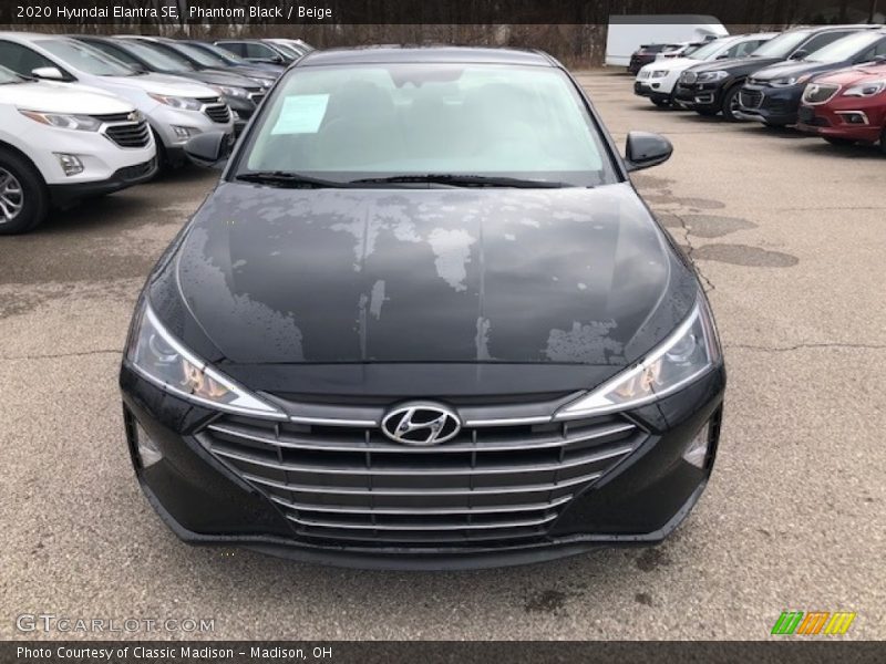 Phantom Black / Beige 2020 Hyundai Elantra SE