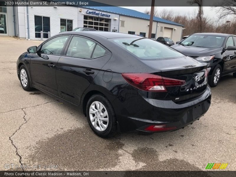 Phantom Black / Beige 2020 Hyundai Elantra SE